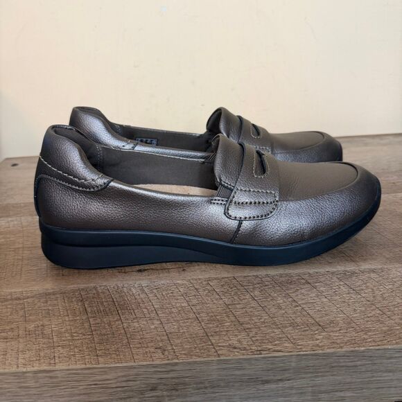 Clarks Shoes - Clarks Ellowyn Penny loafers bronze metallic women’s size 11 shoes